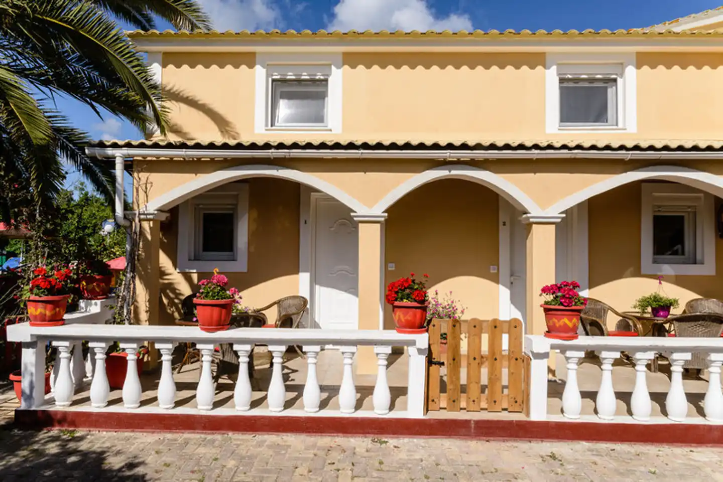 Eleni Family Apartments