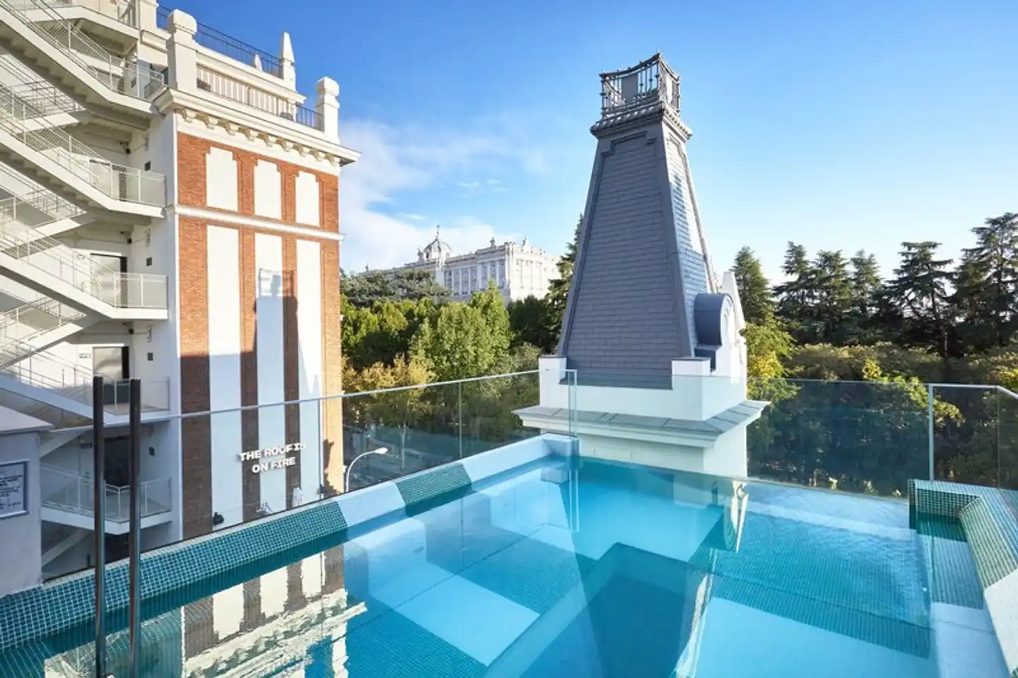The Social Hub Madrid 4* Pool