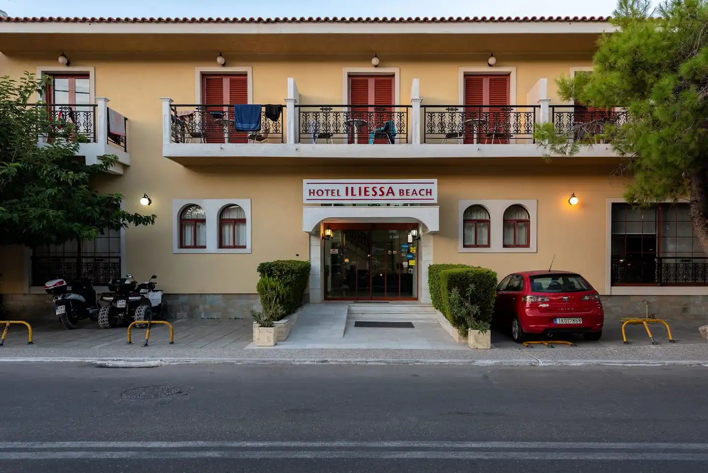 Iliessa Beach Hotel Aussenansicht