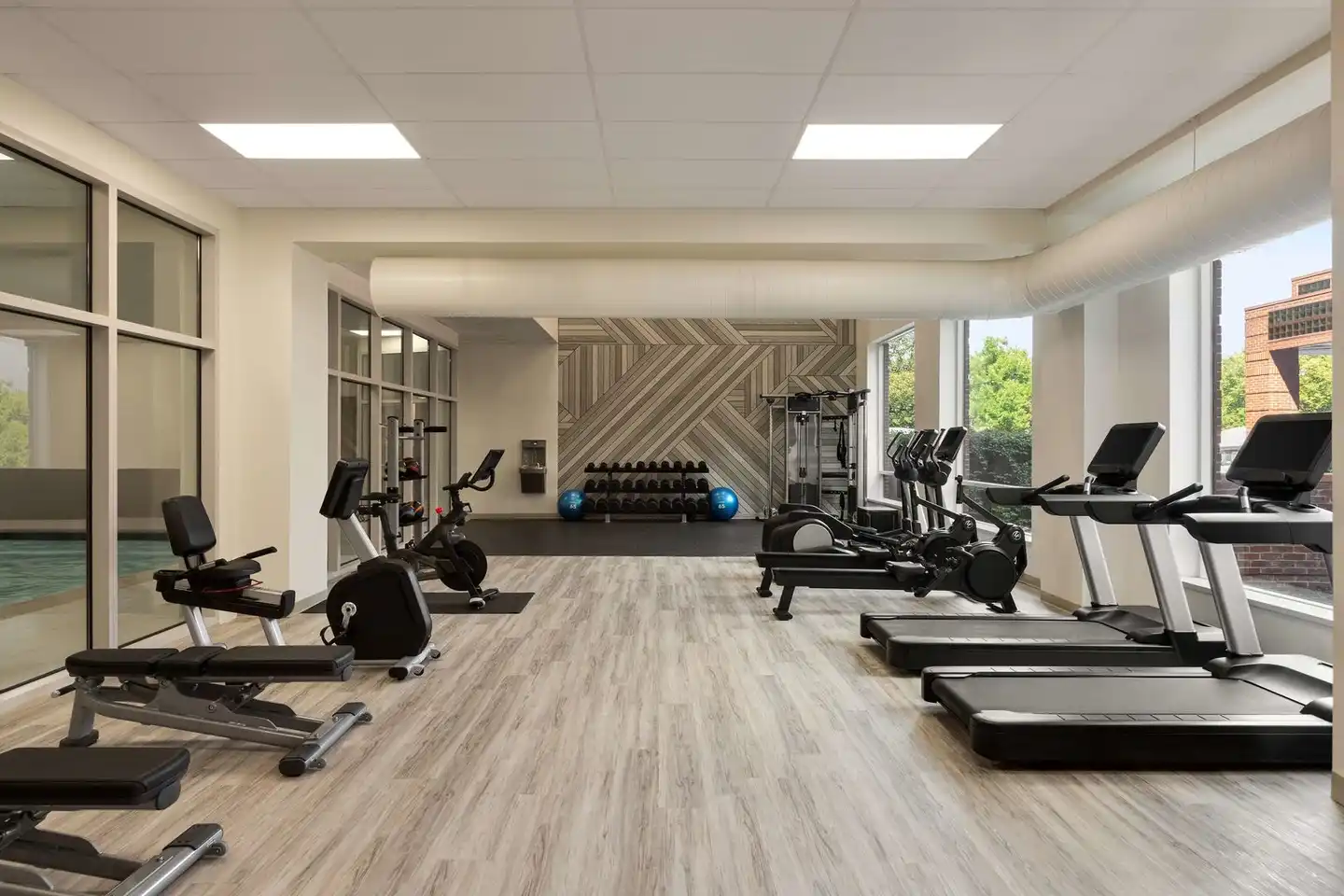 DoubleTree by Hilton New York LaGuardia Airport Sport und Entertainment