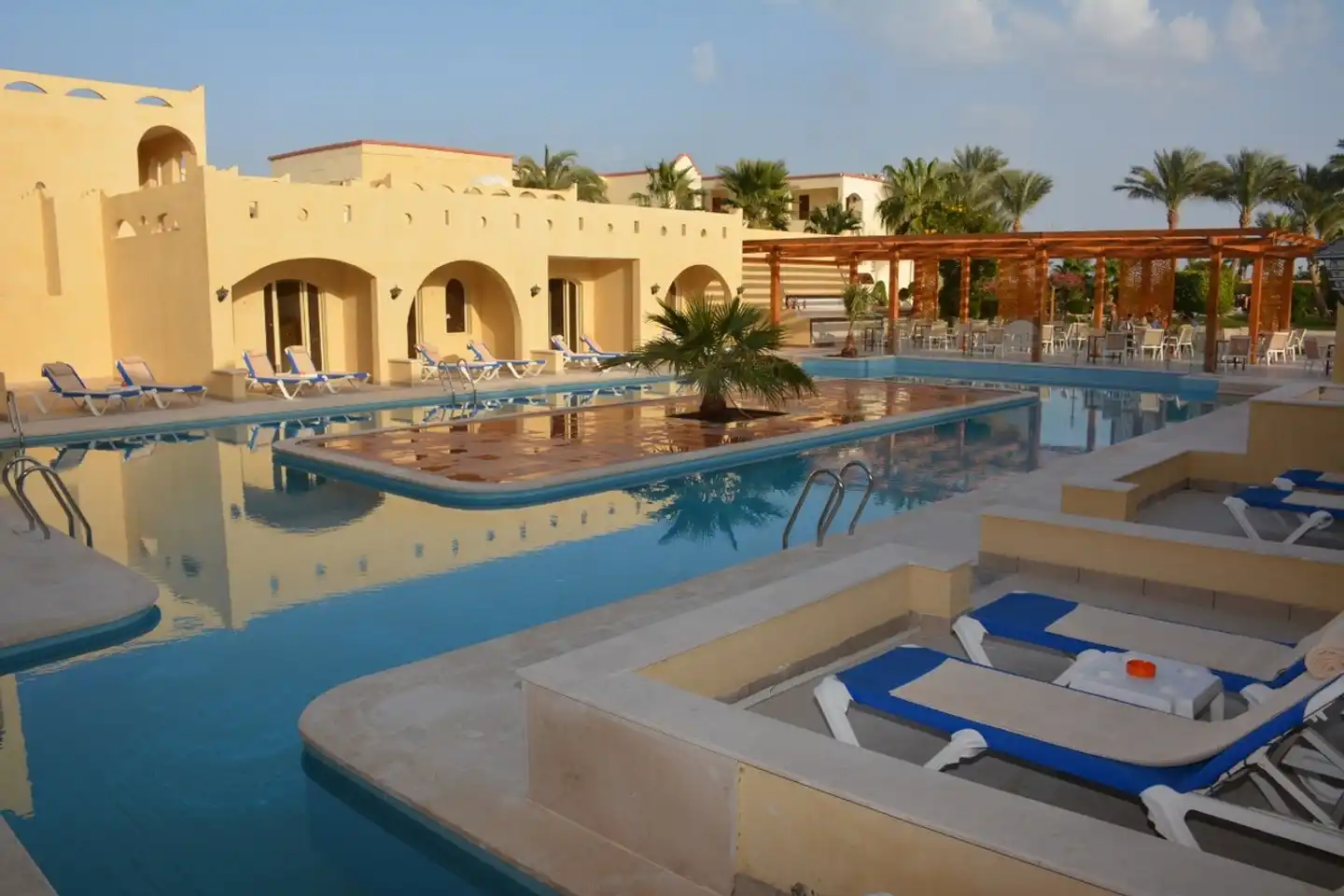 Romance Regency Club Pool