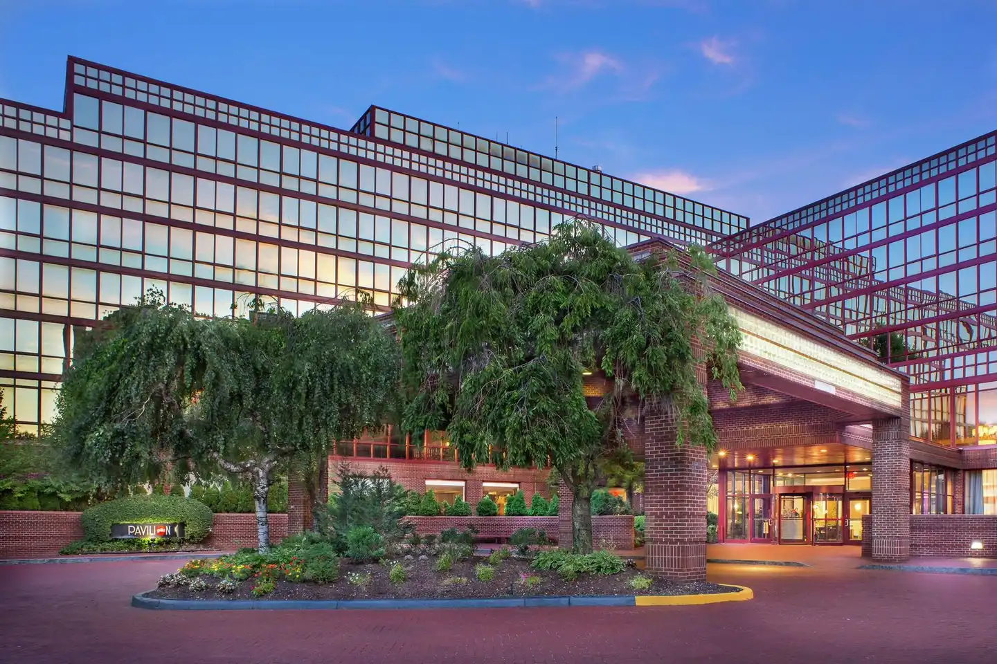 DoubleTree by Hilton New York LaGuardia Airport Aussenansicht