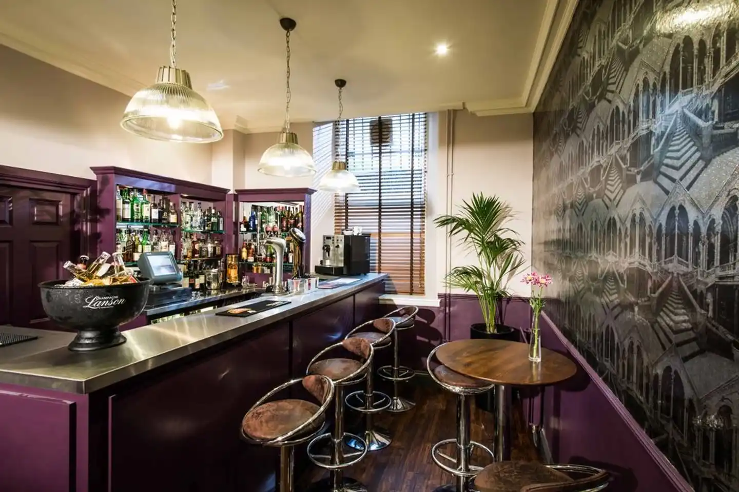 Leonardo Edinburgh City Bar