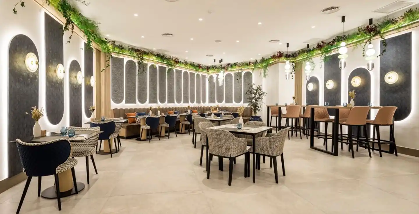 Hotel ILUNION Les Corts Spa Restaurant
