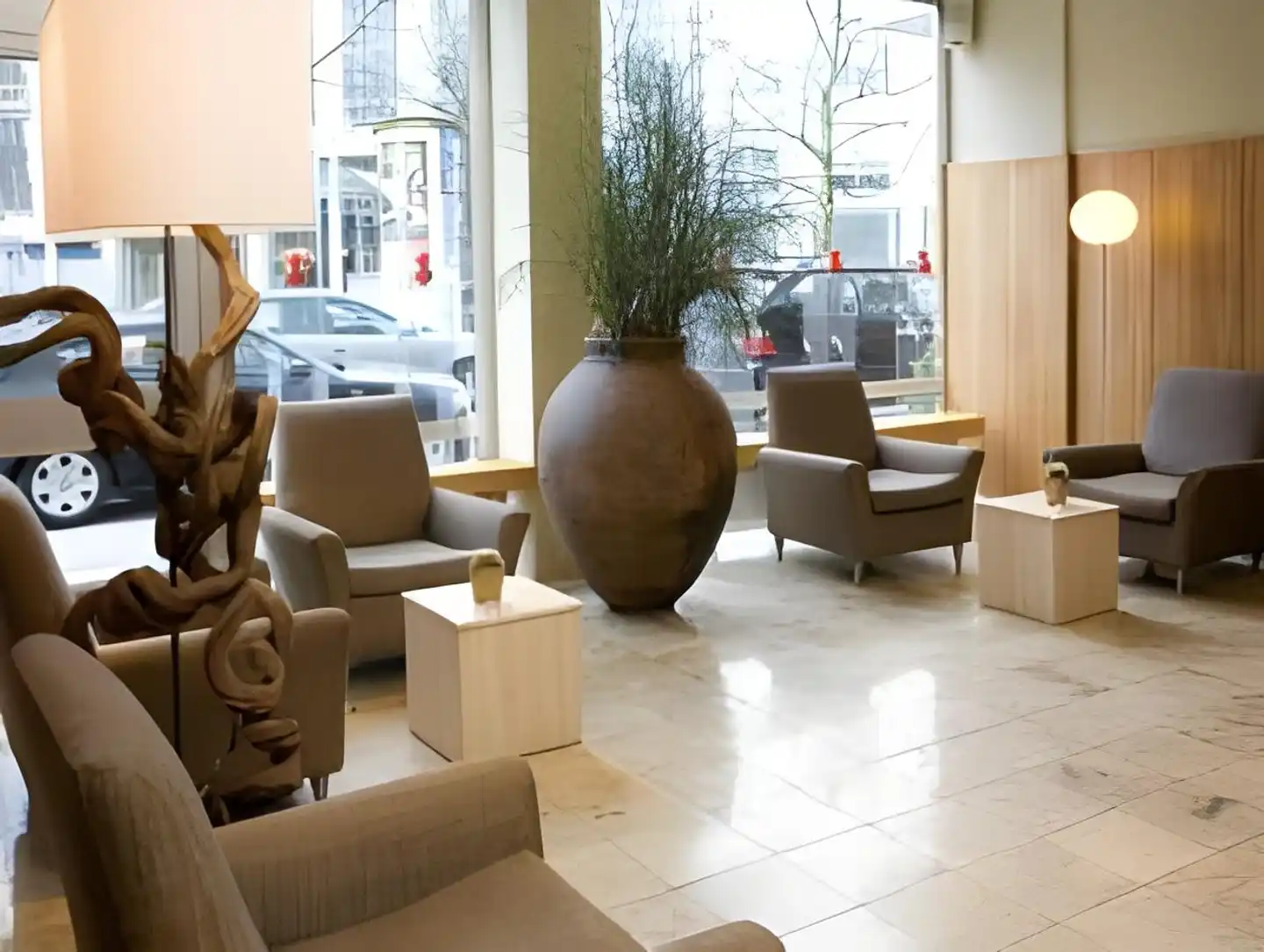 Bob W Munich Old Town Lobby