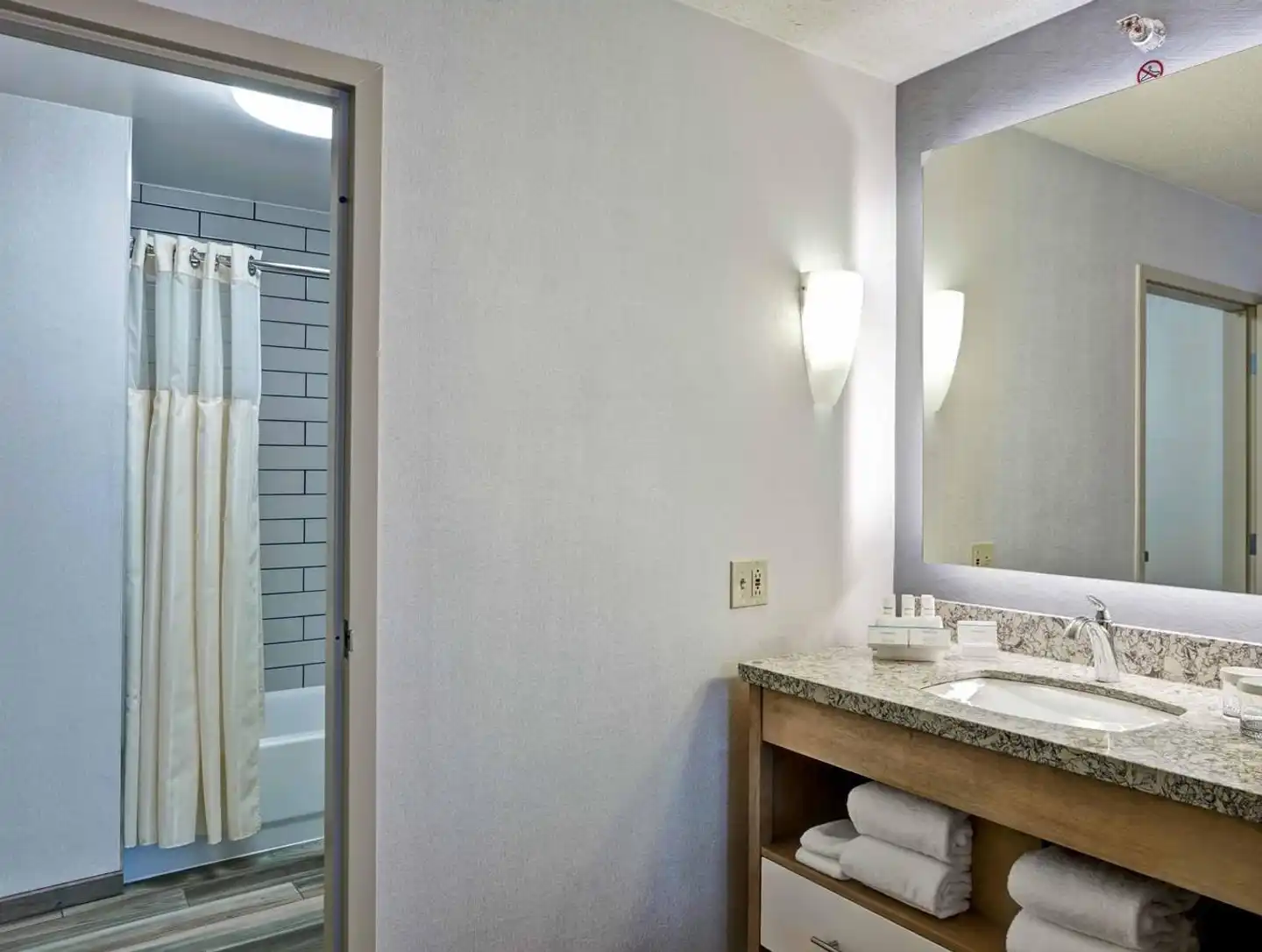 Homewood Suites by Hilton Chicago-Downtown Badezimmer