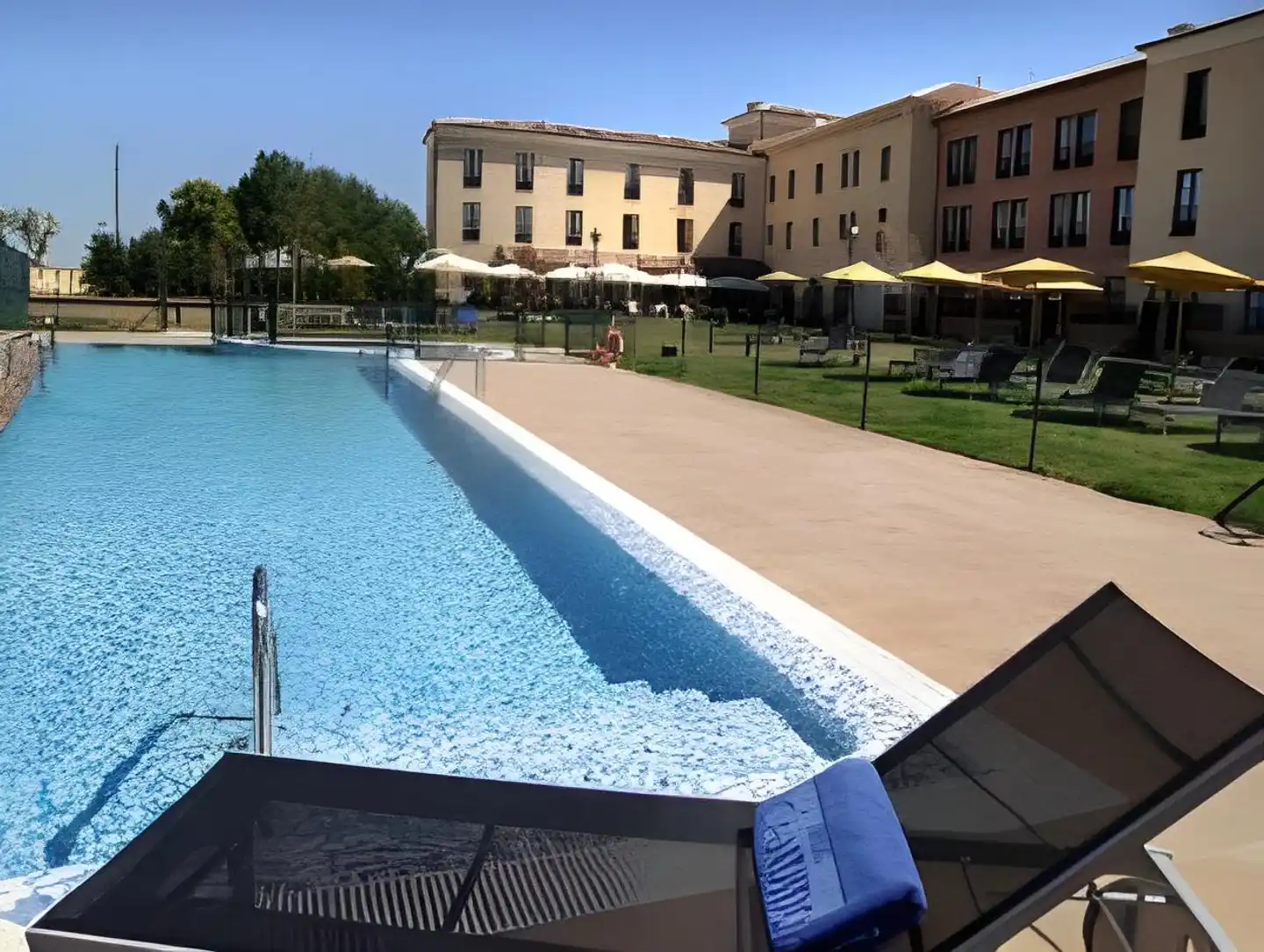 Hotel Cándido Pool