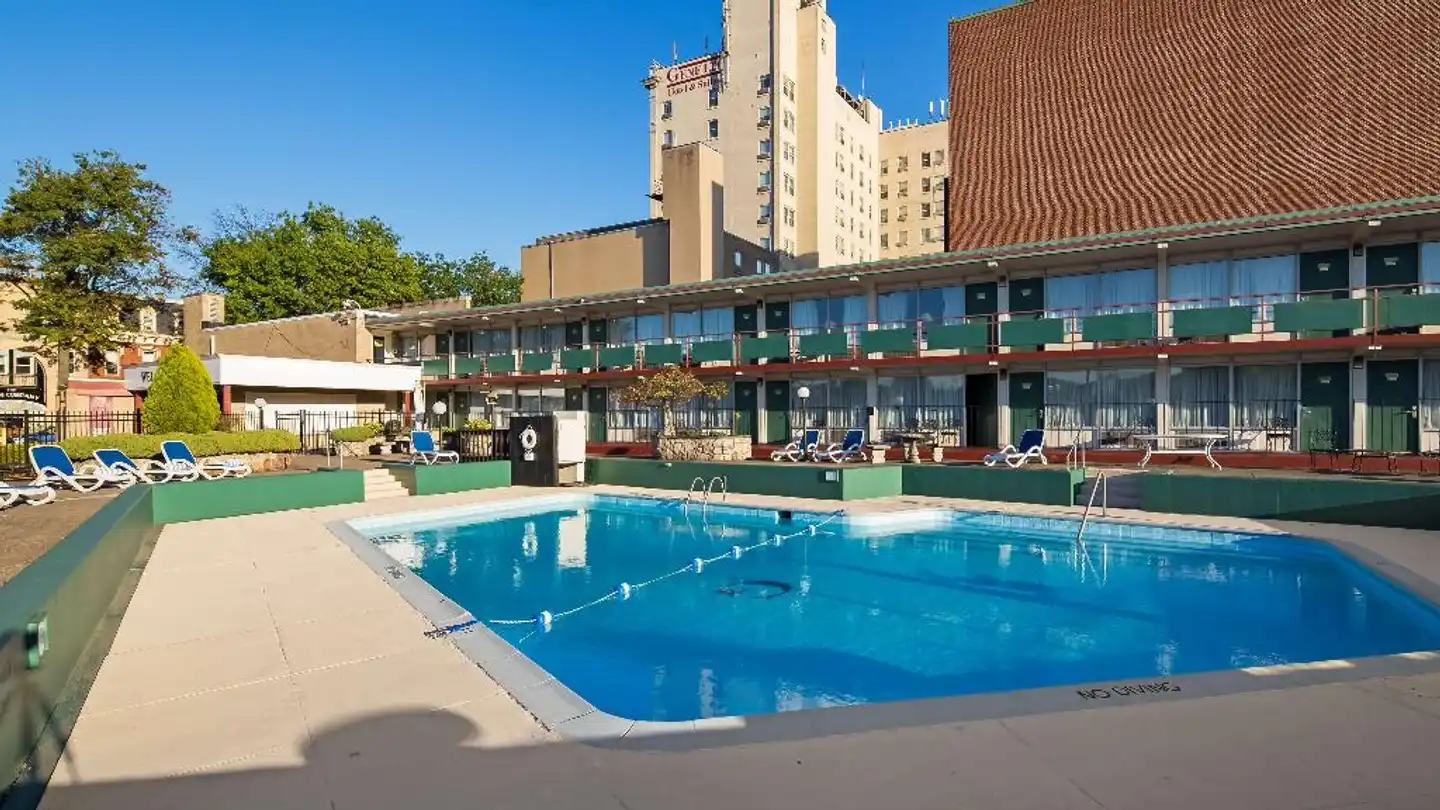 Genetti Hotel, SureStay Collection by Best Western Pool