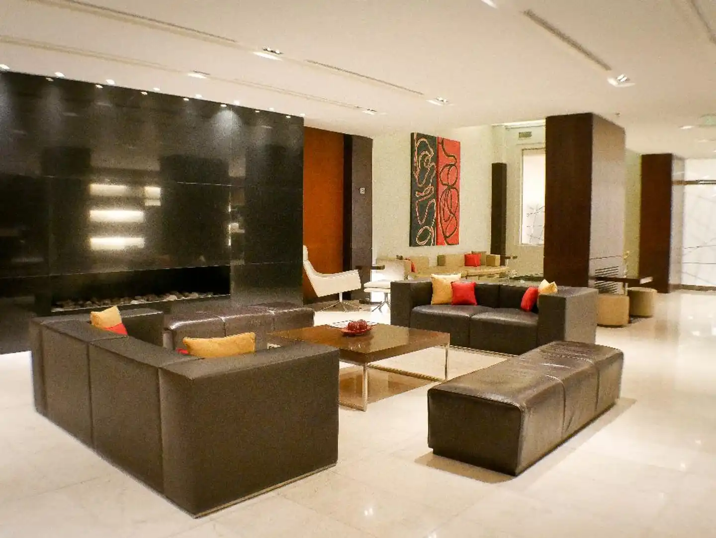 562 Nogaro Lobby