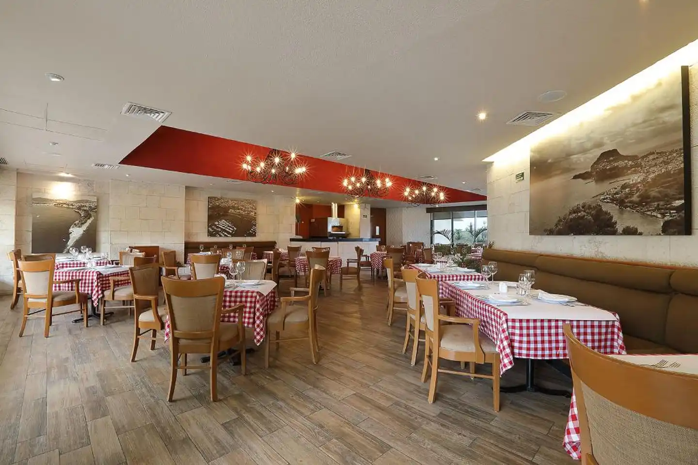 Emporio Cancún Restaurant