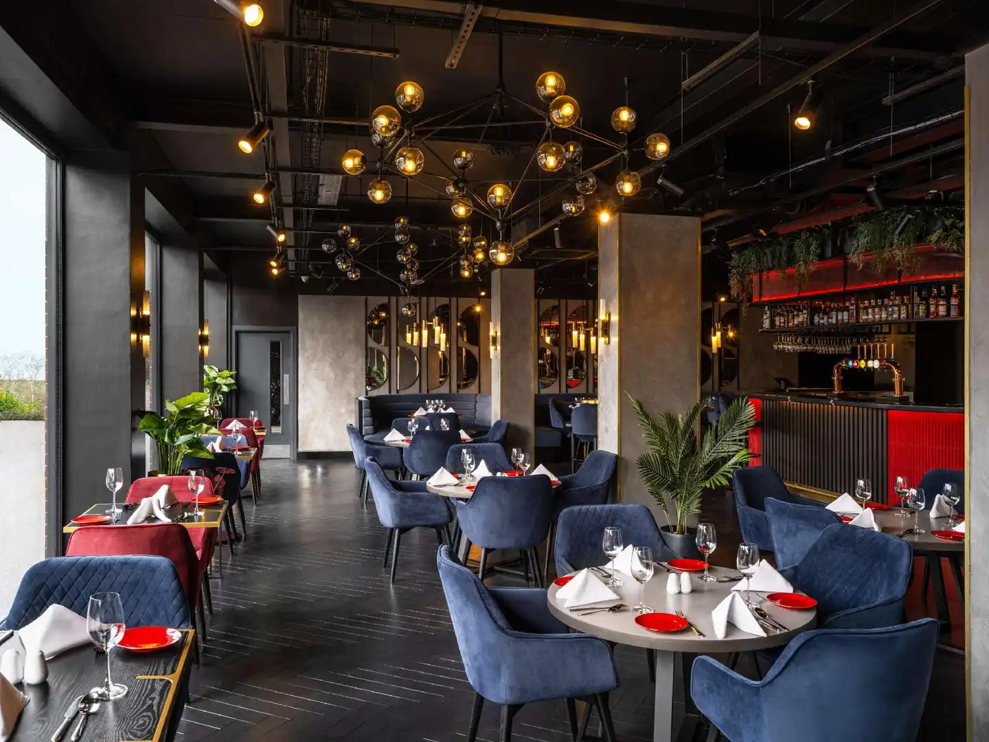 Radisson RED London Gatwick Airport Restaurant