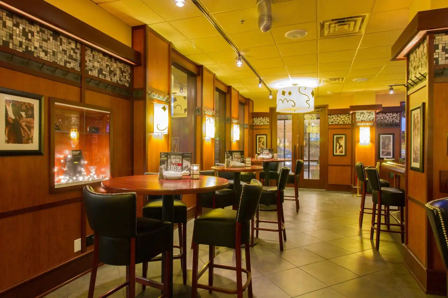 Holiday Inn O'Hare Area Bar