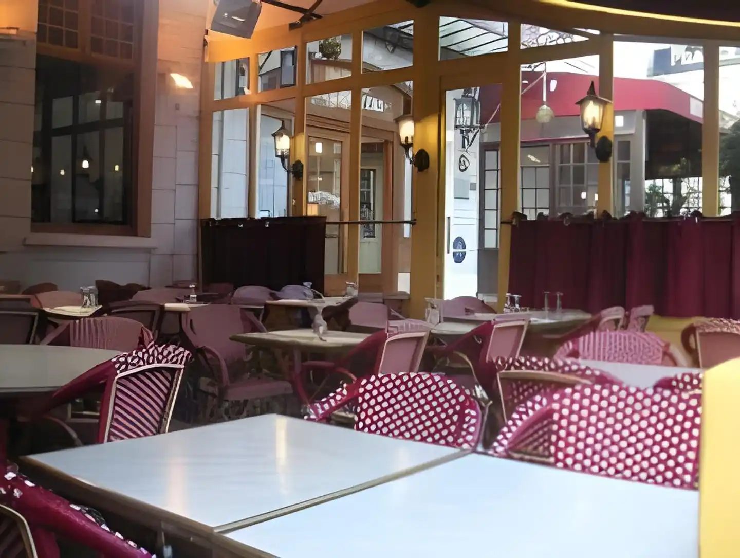 De L'univers Lobby