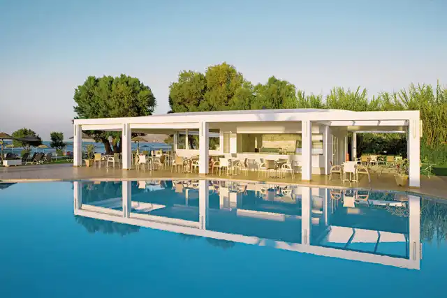 Geraniotis Beach Pool