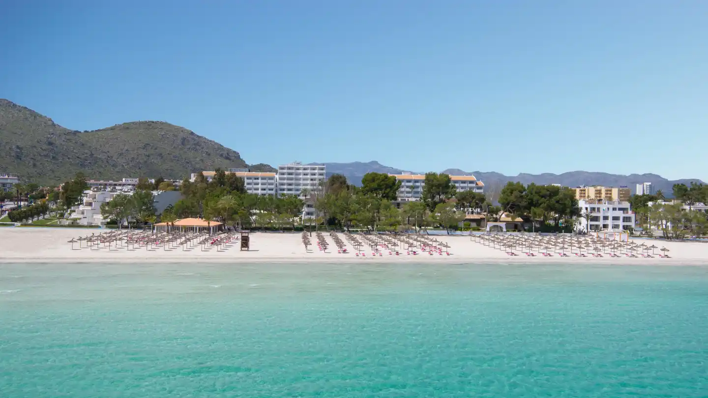 Iberostar Waves Ciudad Blanca Strand