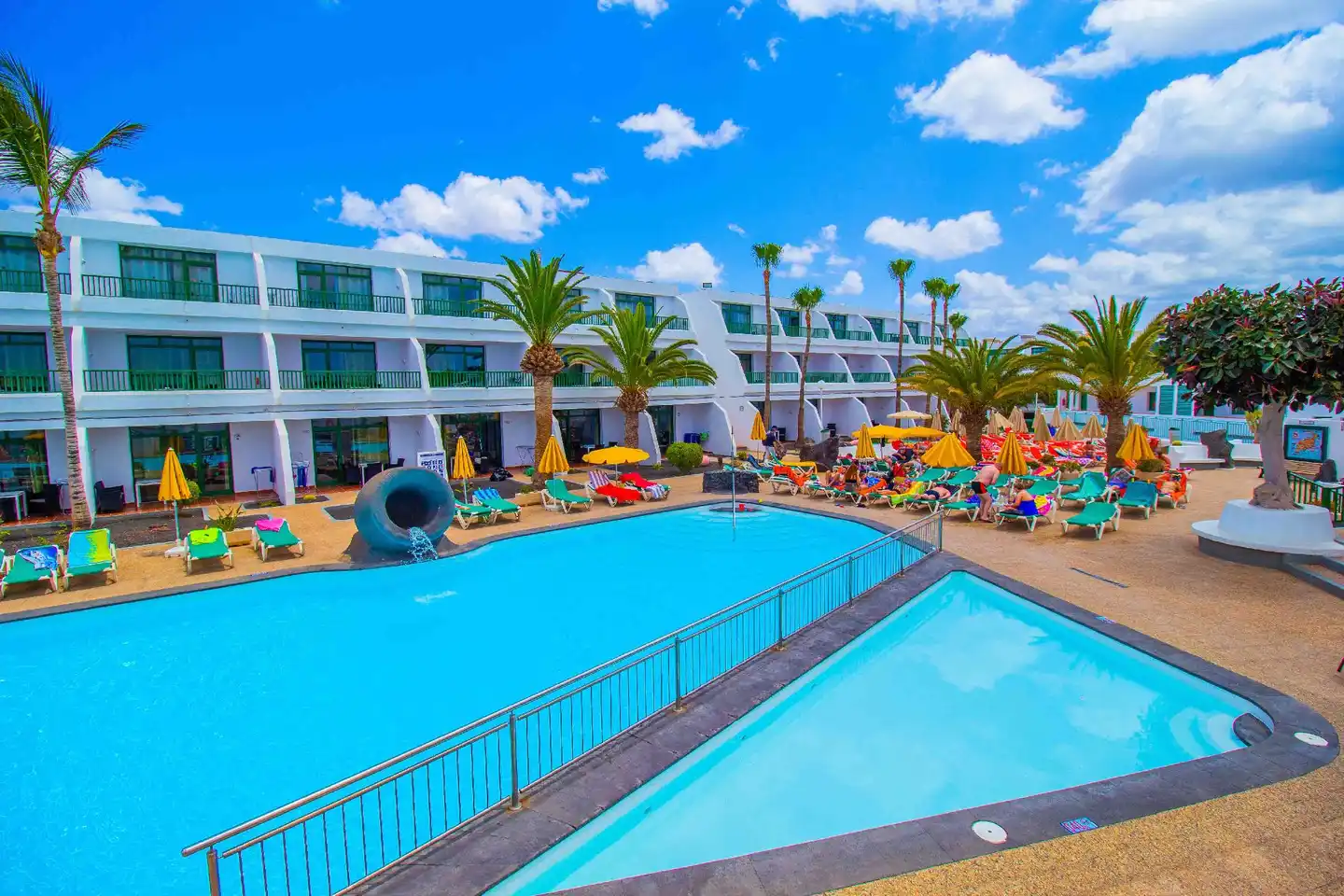 Apartamentos La Peñita Pool