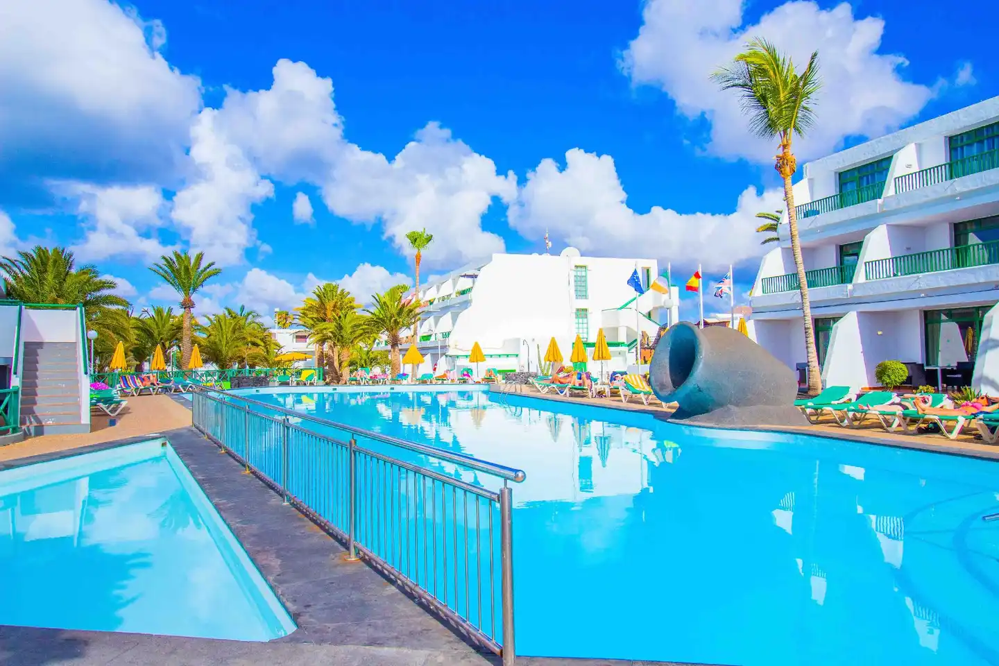 Apartamentos La Peñita Pool