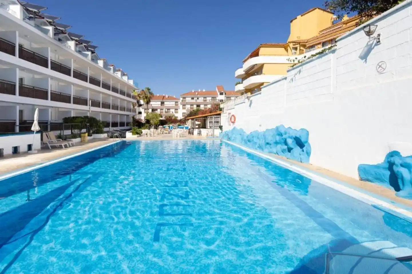 Apartamentos Pez Azul Pool