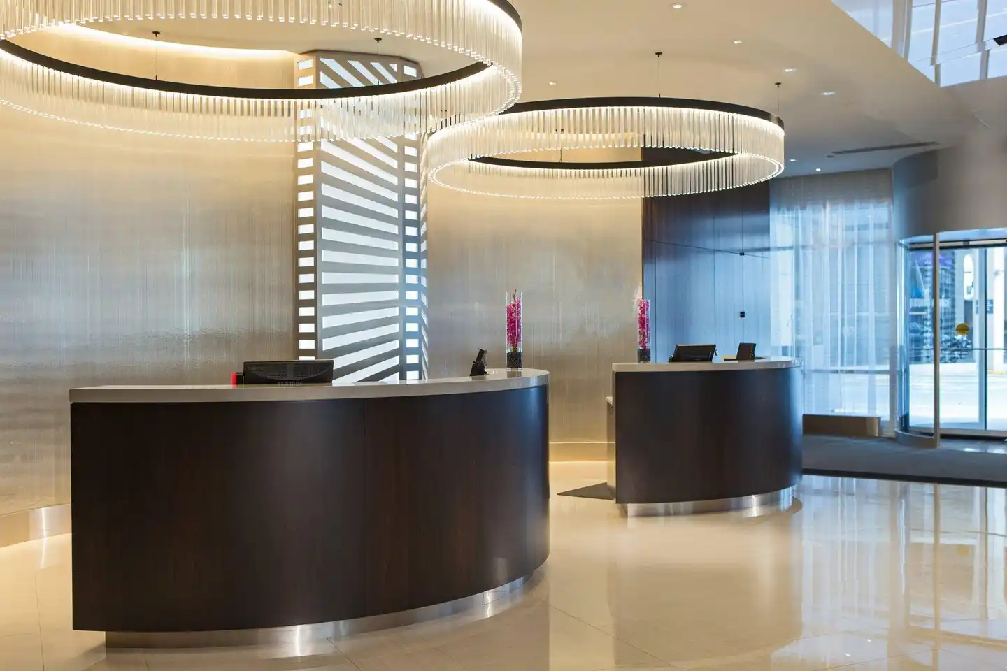 Hotel Chicago Downtown, Autograph Collection Lobby