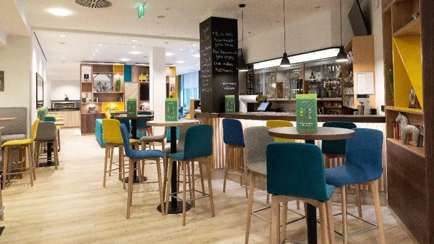 FOUR Essen City Centre Bar
