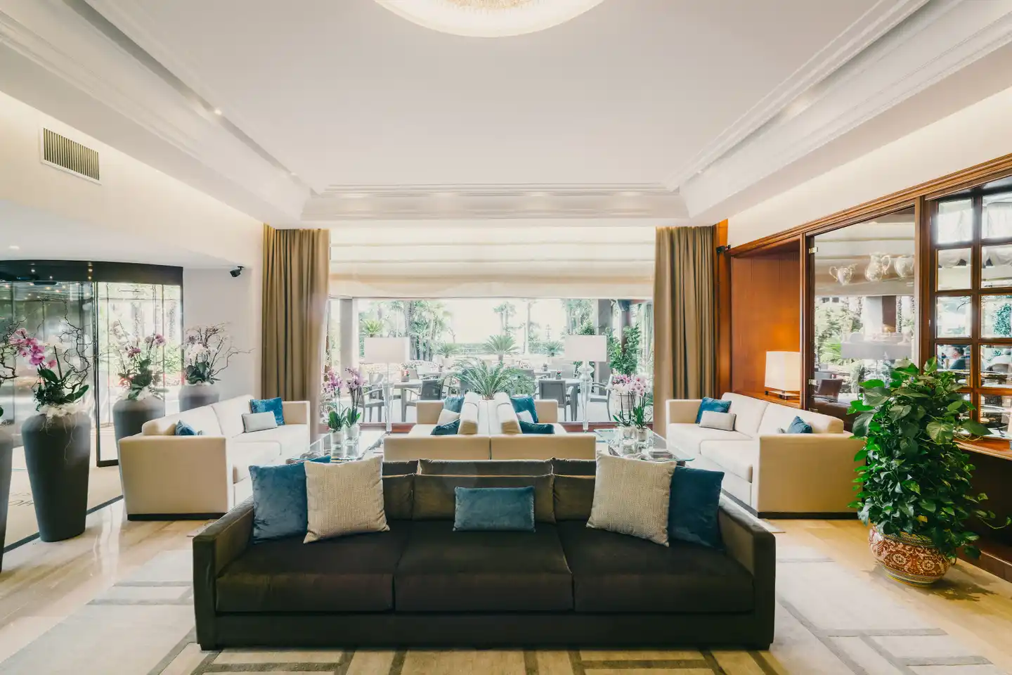 Hotel La Palma Lobby