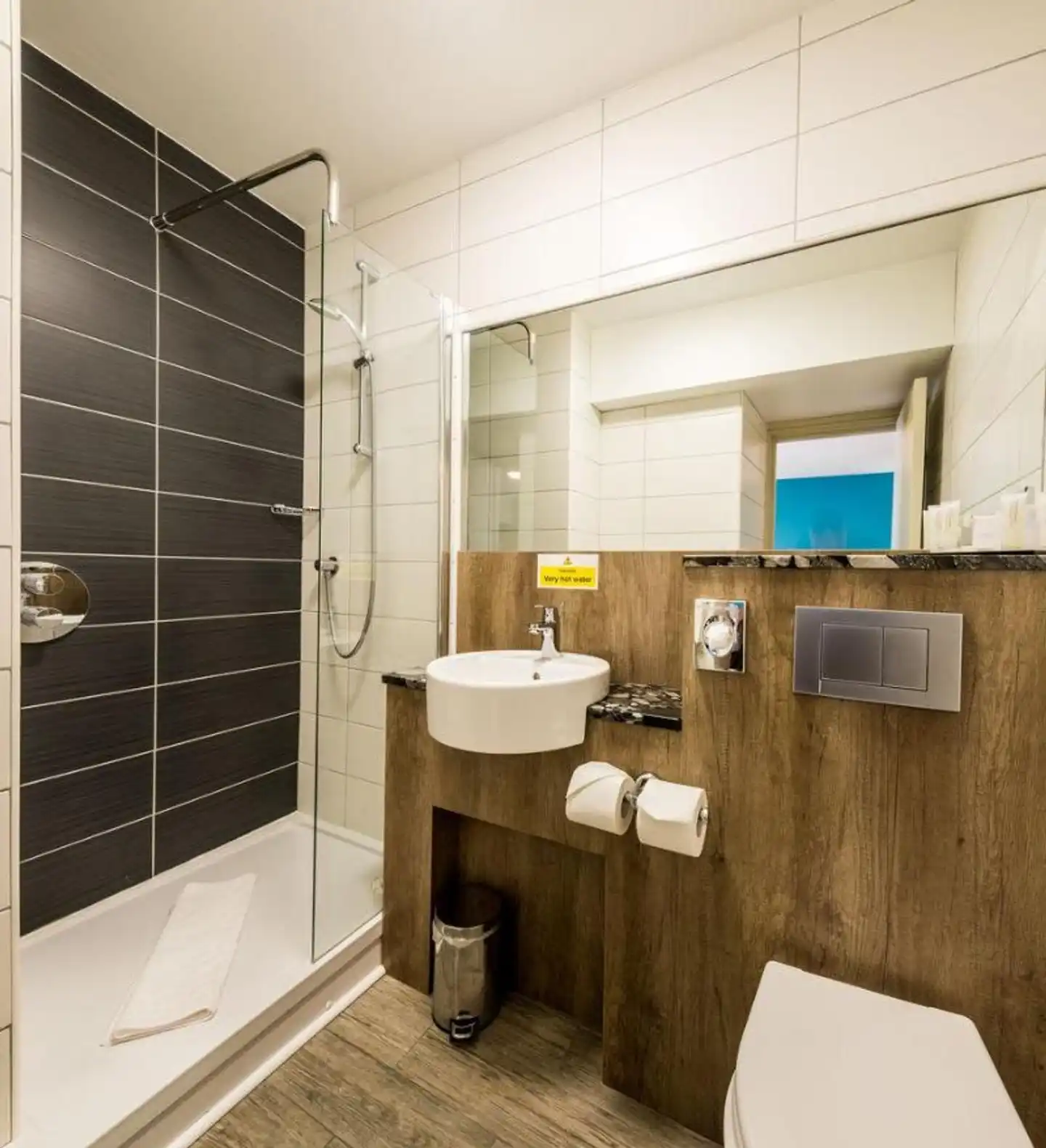 Cairn Hotel Edinburgh Badezimmer