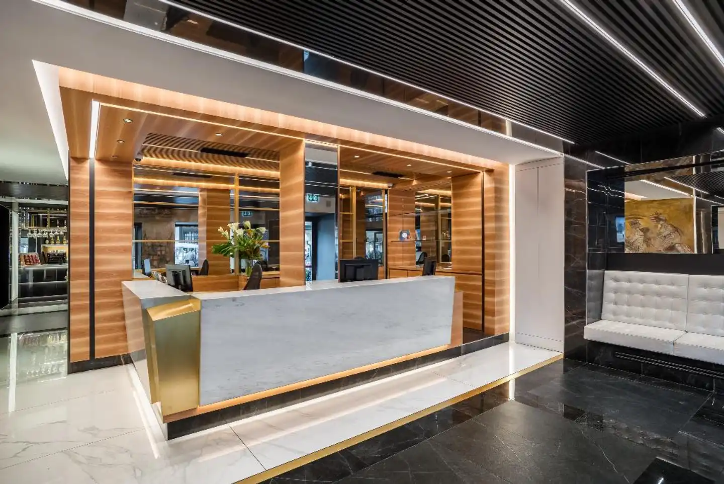 Hotel Mastino Lobby