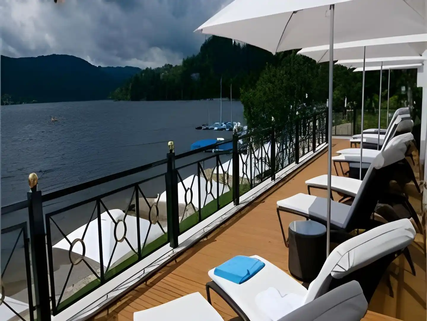 Treschers Schwarzwaldhotel am See Terrasse