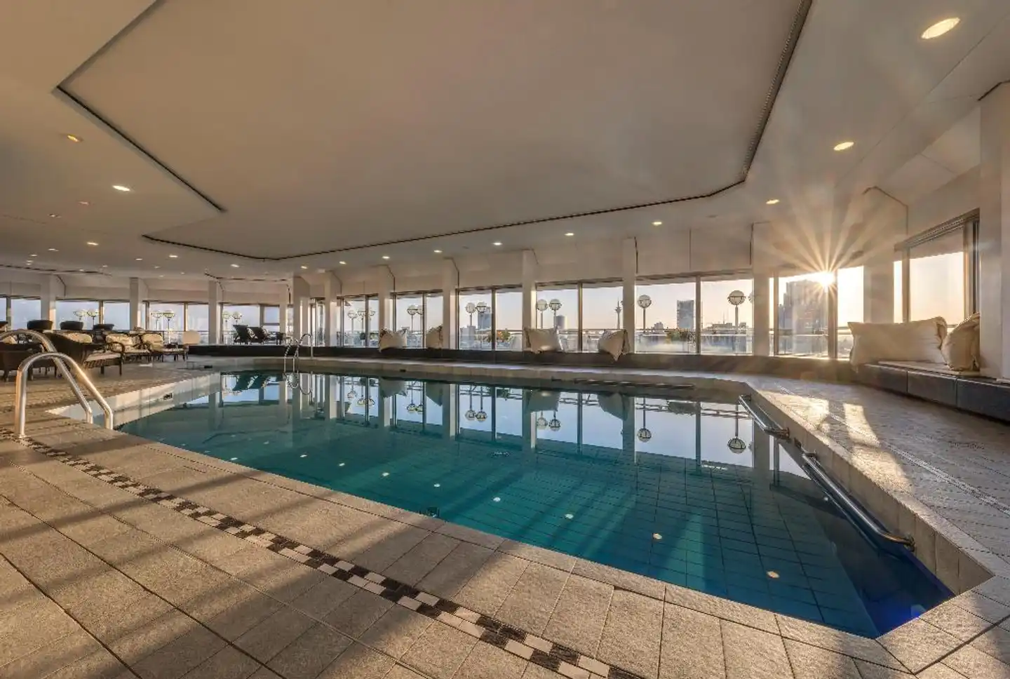Clayton Hotel Düsseldorf Hallenbad
