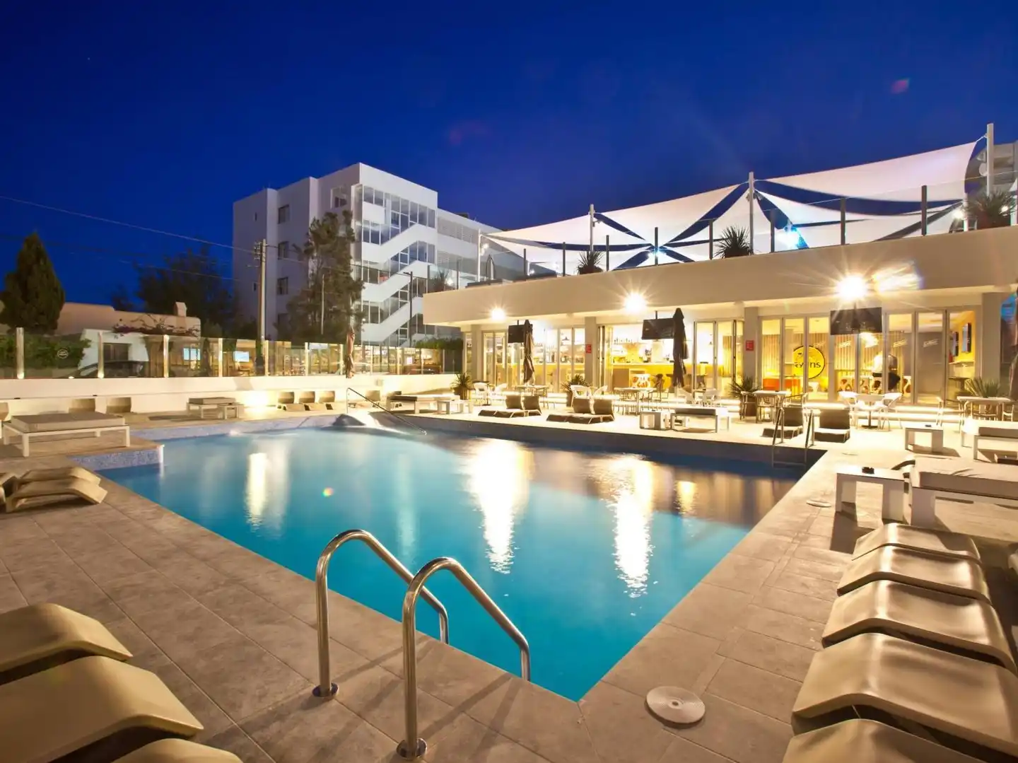 Ryans Ibiza Pool