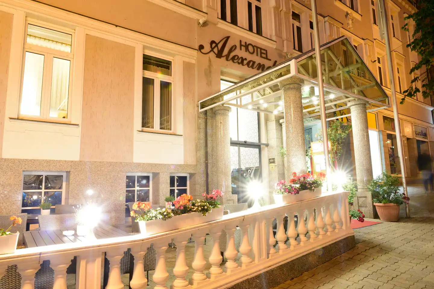 Alexandra Bar