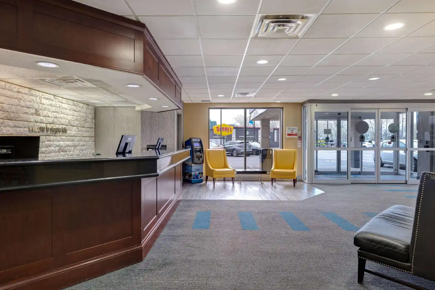 Days Inn by Wyndham Niagara Falls Near The Falls Lobby