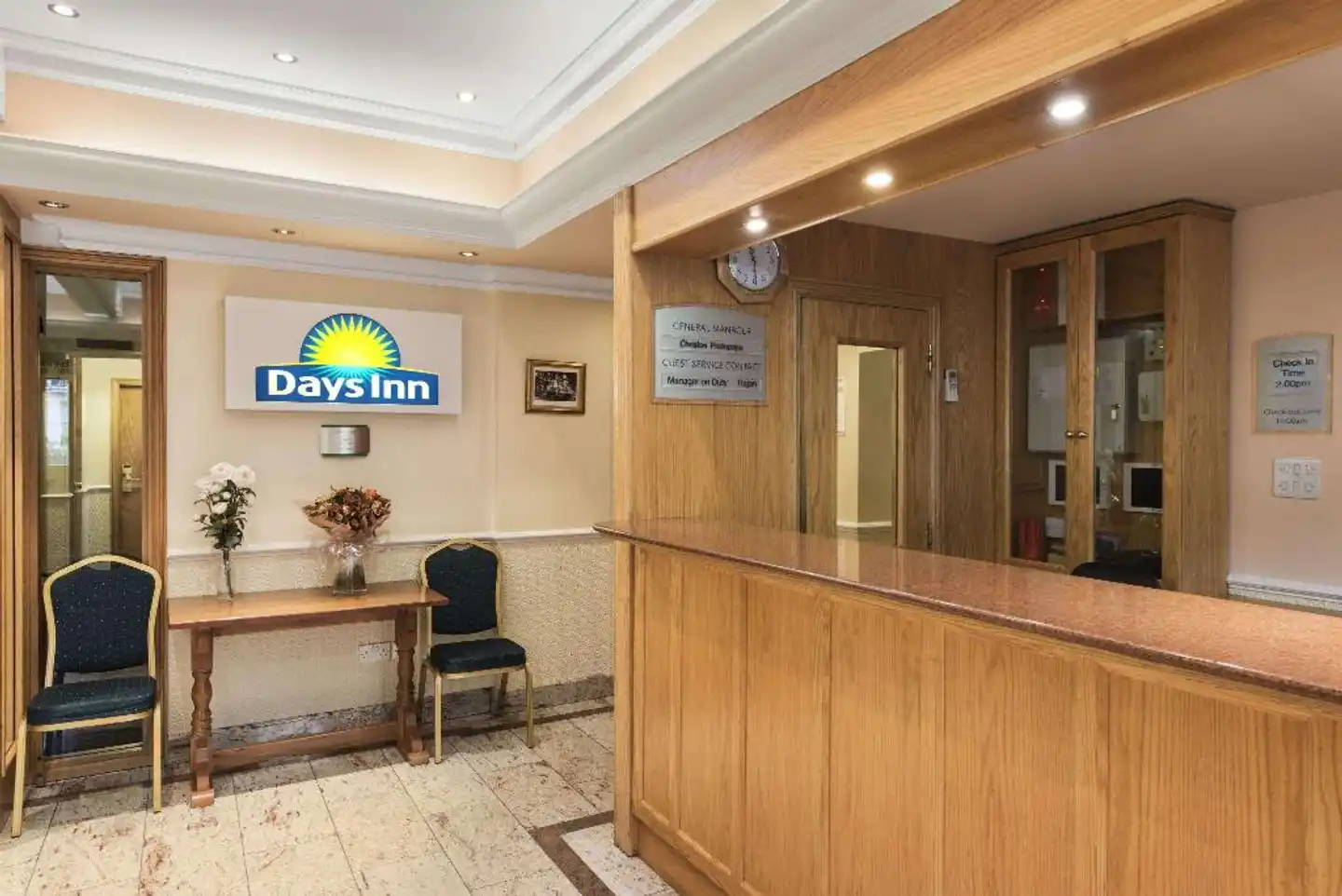 Days Inn by Wyndham London Hyde Park Lobby