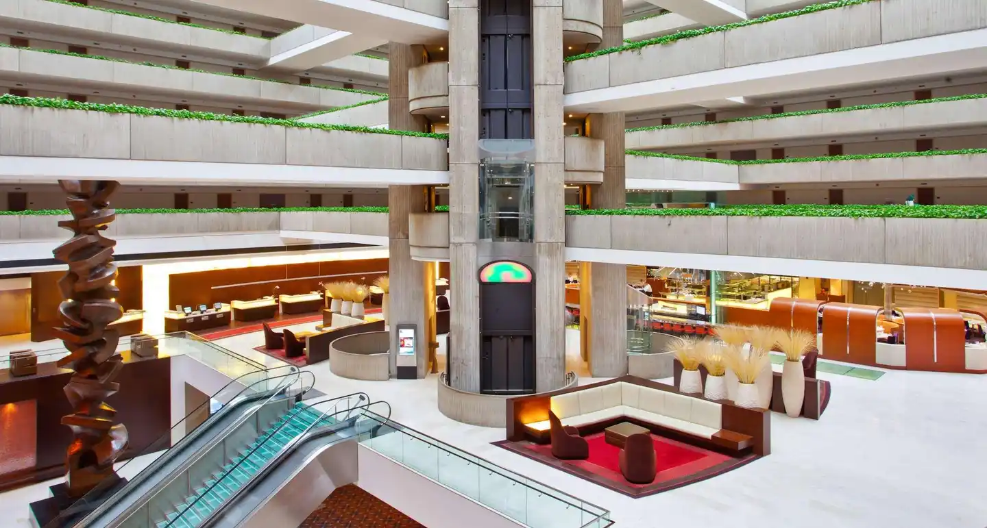 Hyatt Regency O'Hare Chicago Lobby