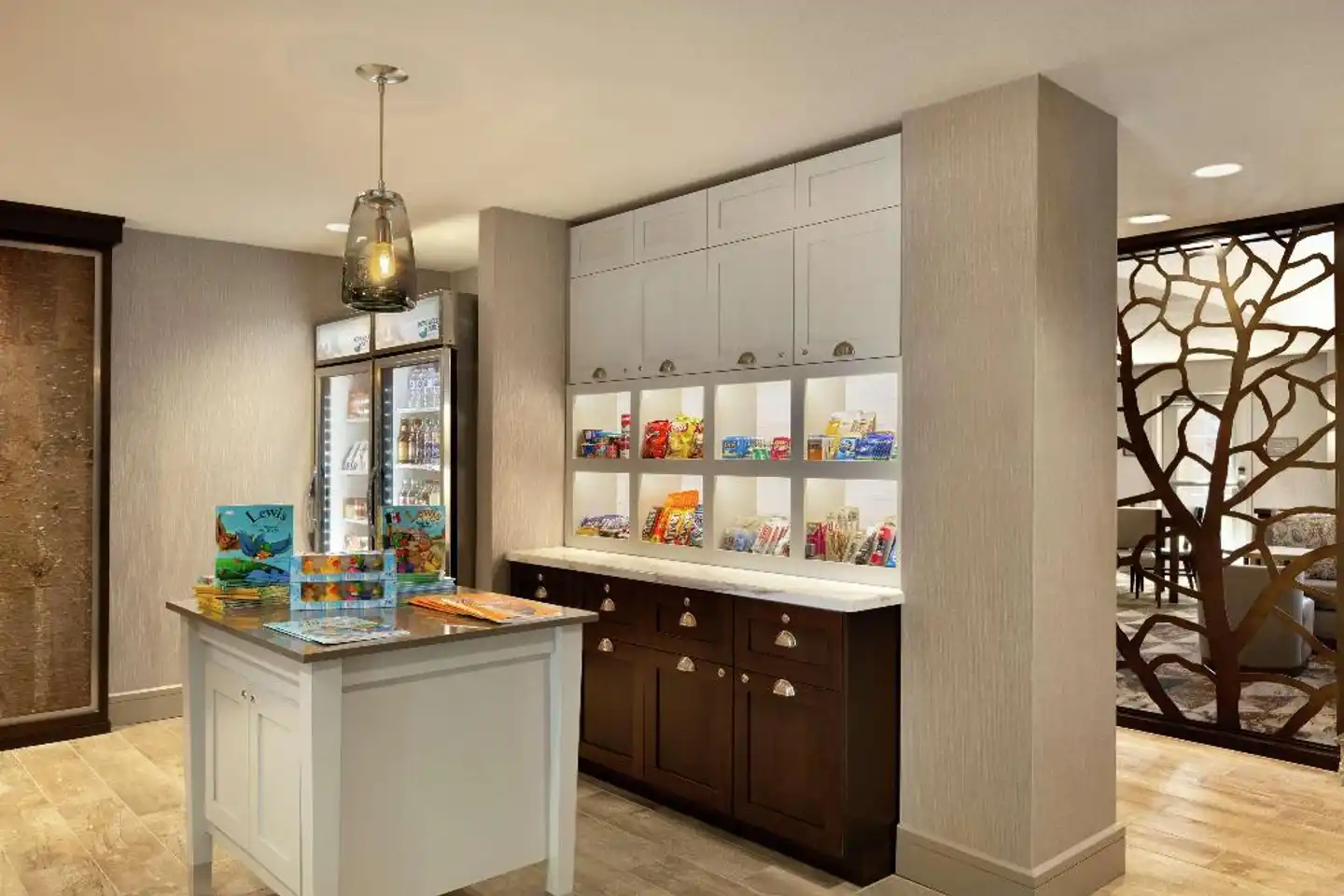 Homewood Suites by Hilton Portland Airport Bar