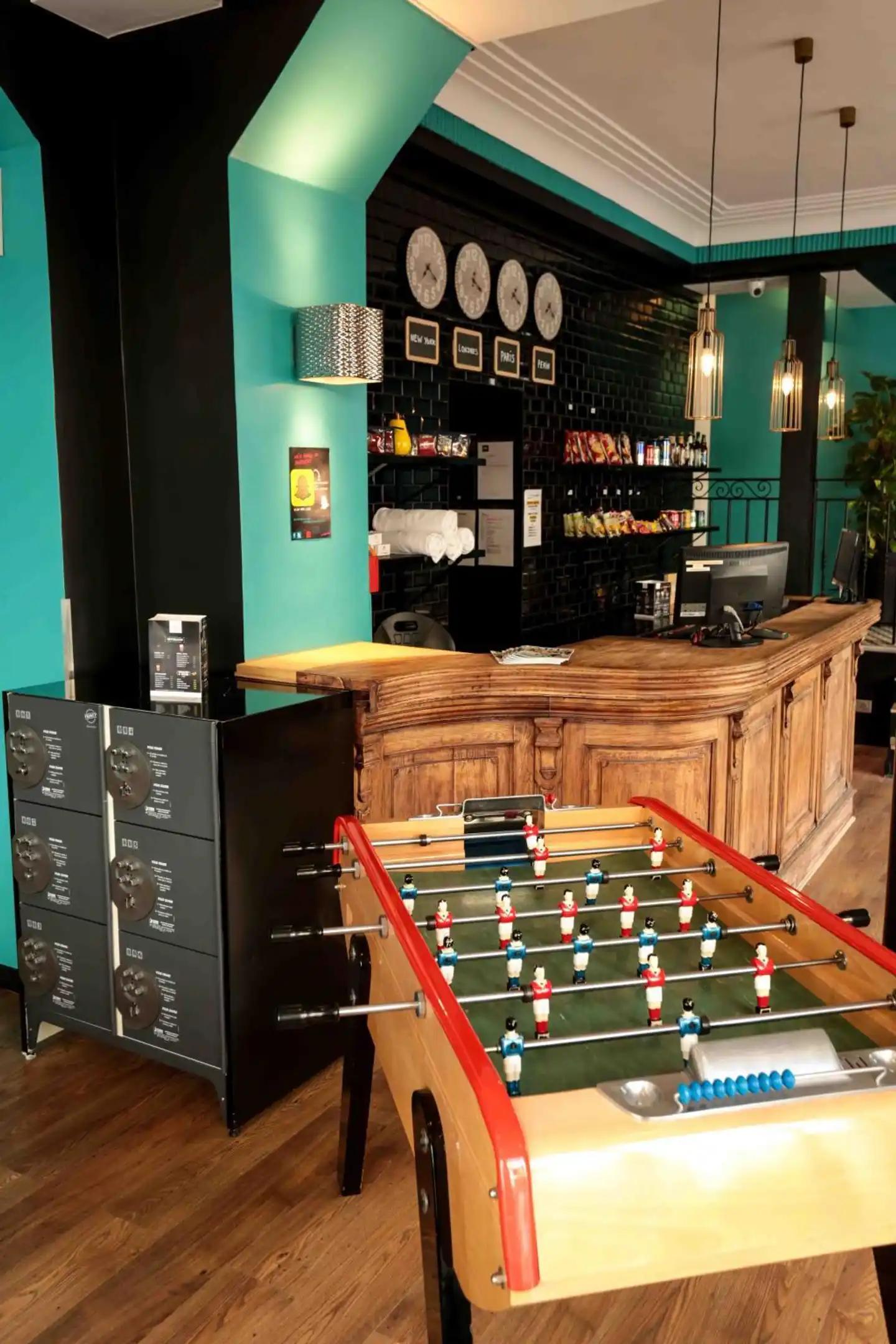 Arty Paris Hostel & Budget Hotel Bar