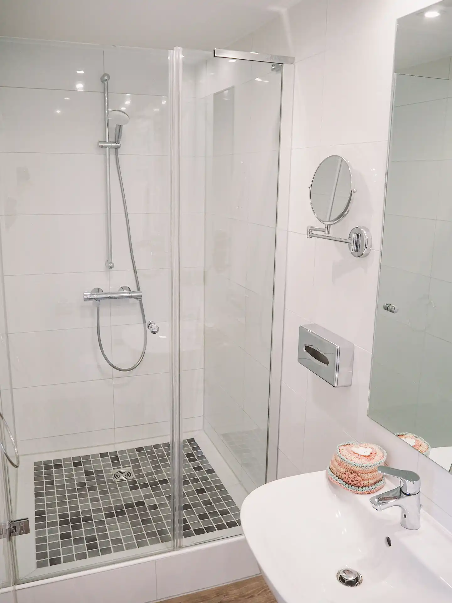 Tante ALMA's Mülheimer Hotel Badezimmer
