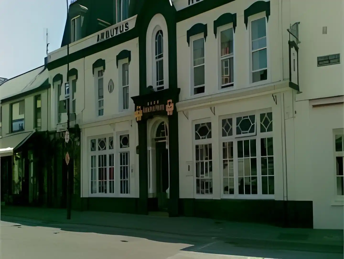 Arbutus Hotel Aussenansicht