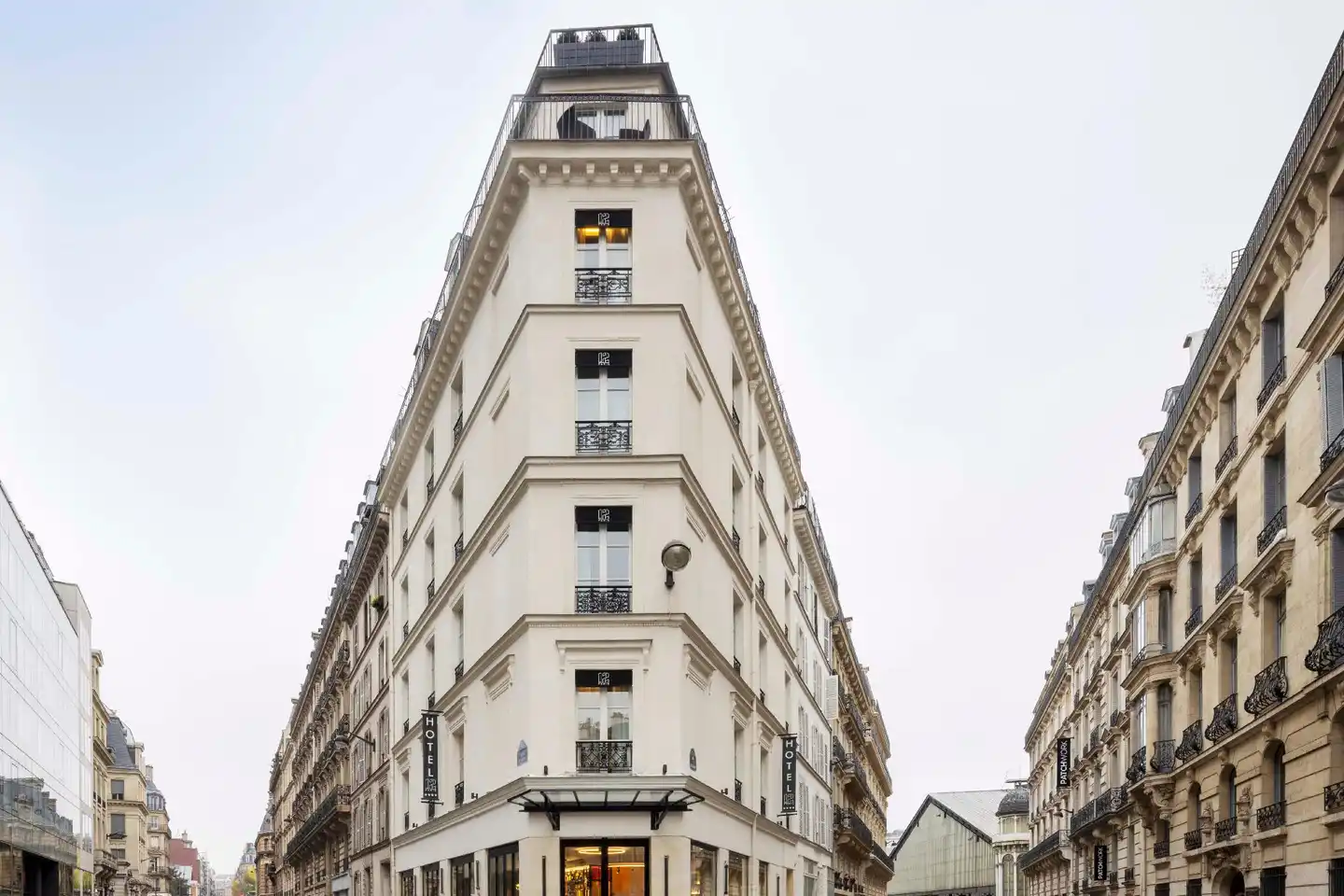 Le 12 Hotel Aussenansicht