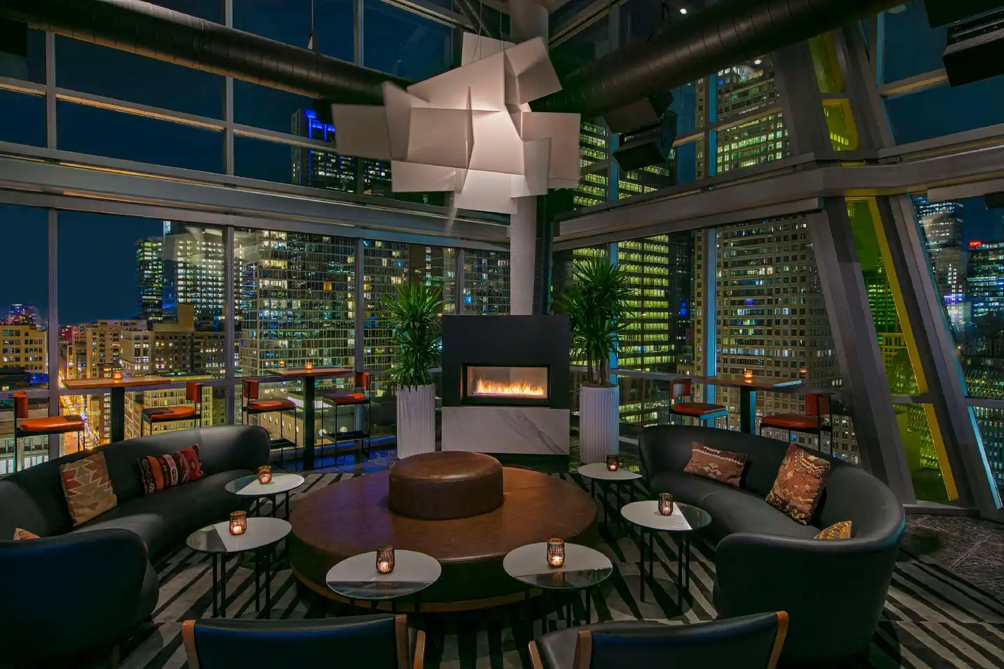 theWit Chicago - a DoubleTree by Hilton Hotel Lobby