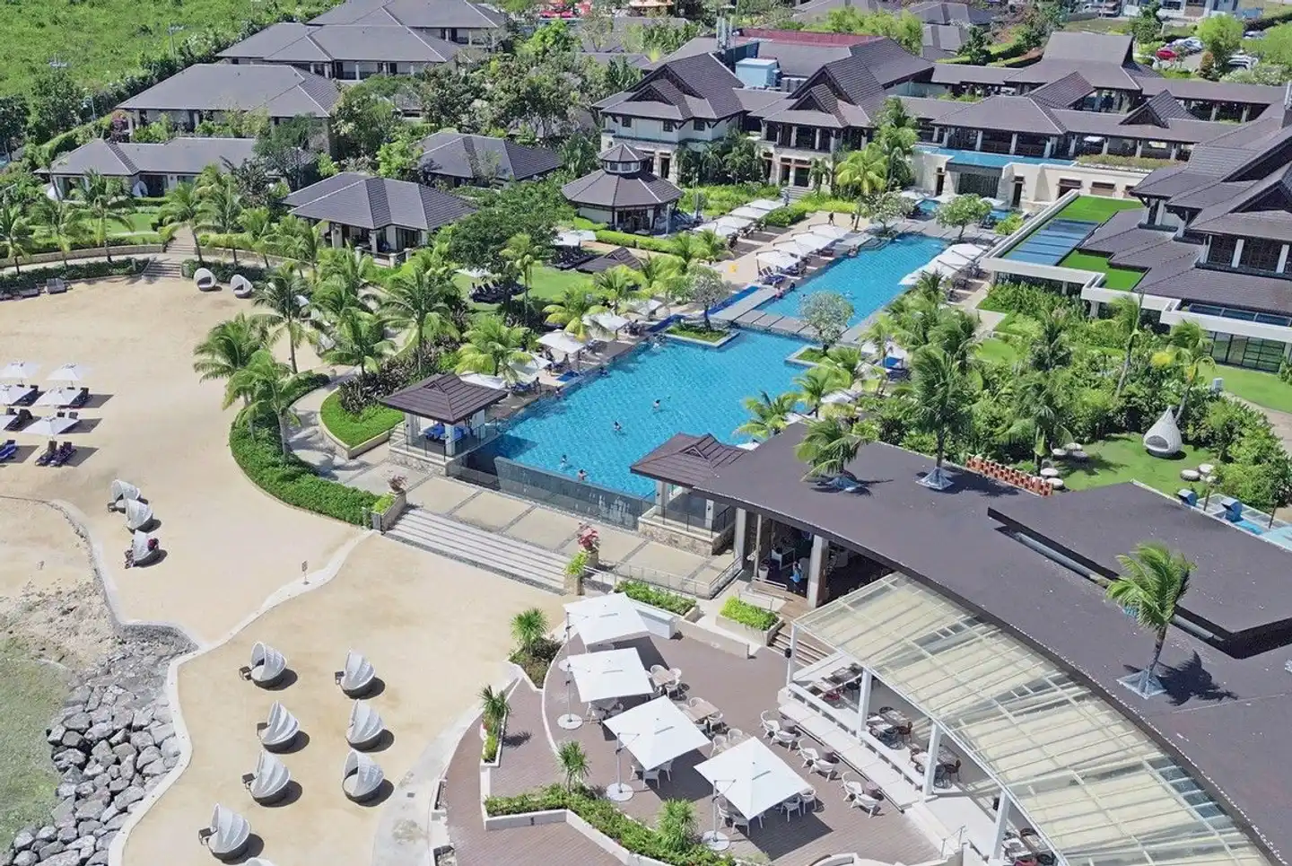Crimson Resort & Spa Mactan Pool