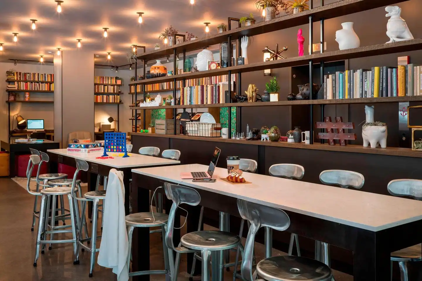 Moxy Chicago Downtown Bar