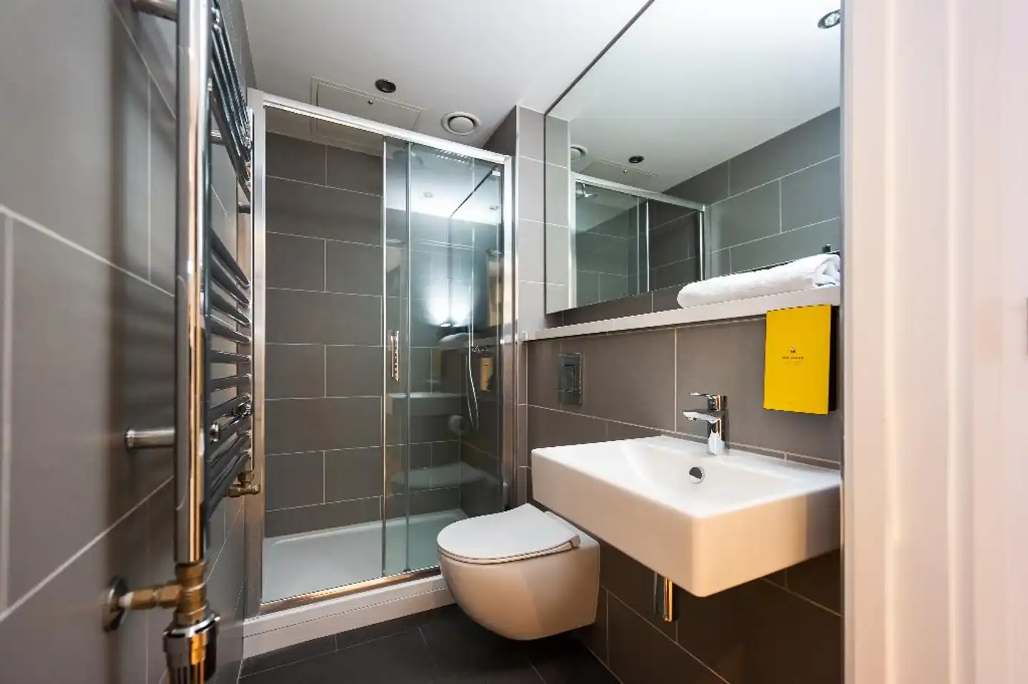 Staycity Aparthotels Dublin Castle Badezimmer