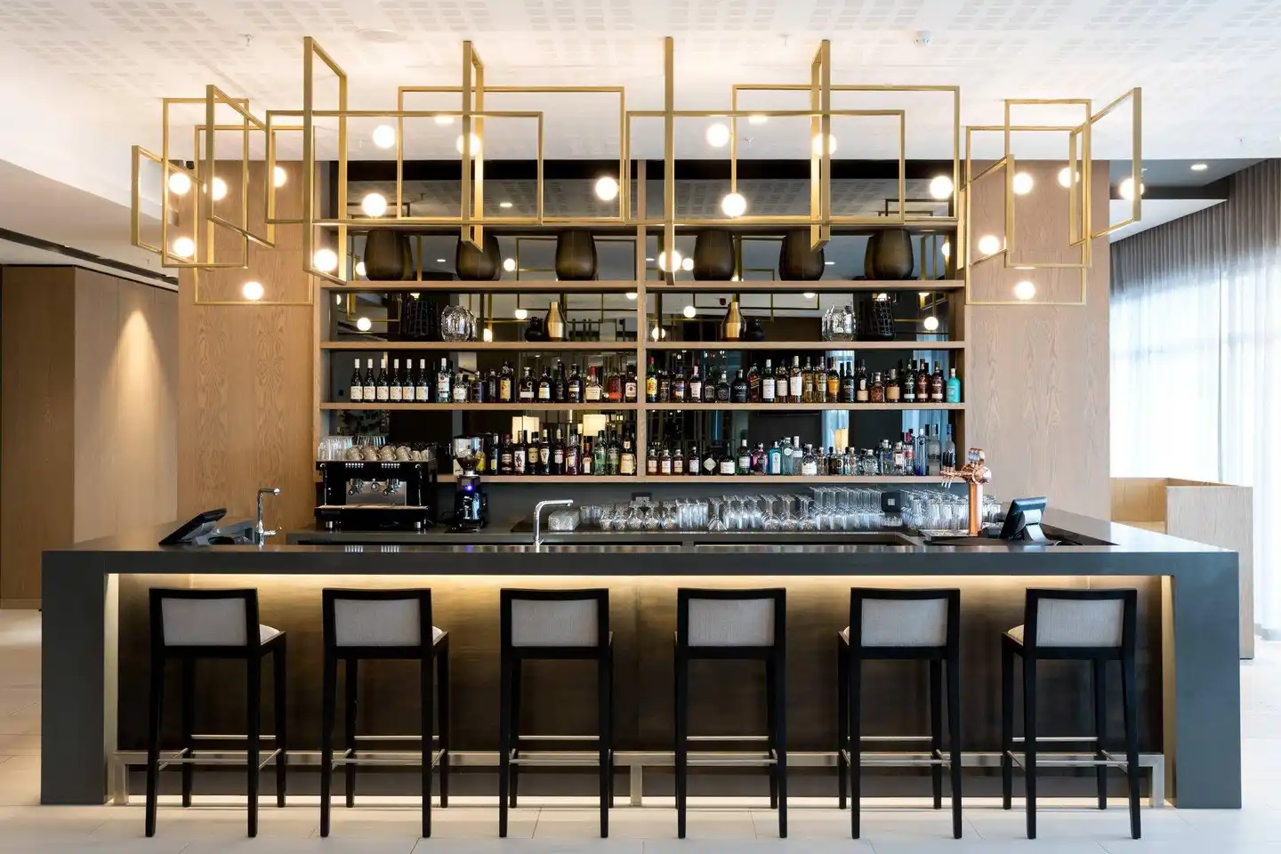 AC Hotel by Marriott Cape Town Waterfront Bar