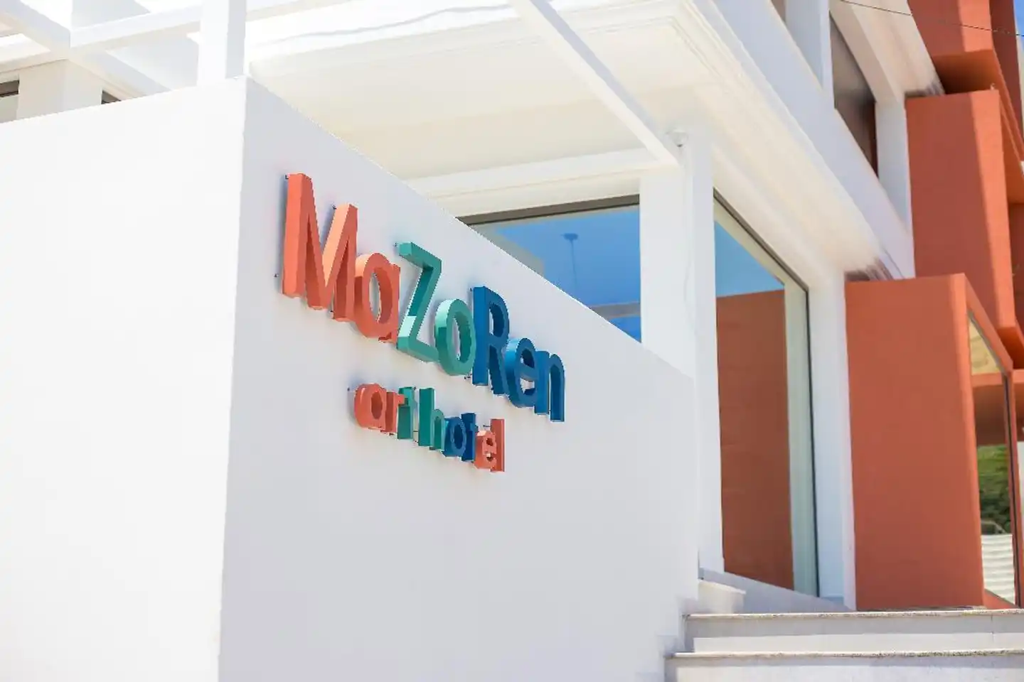 Mazoren Art Hotel Lobby