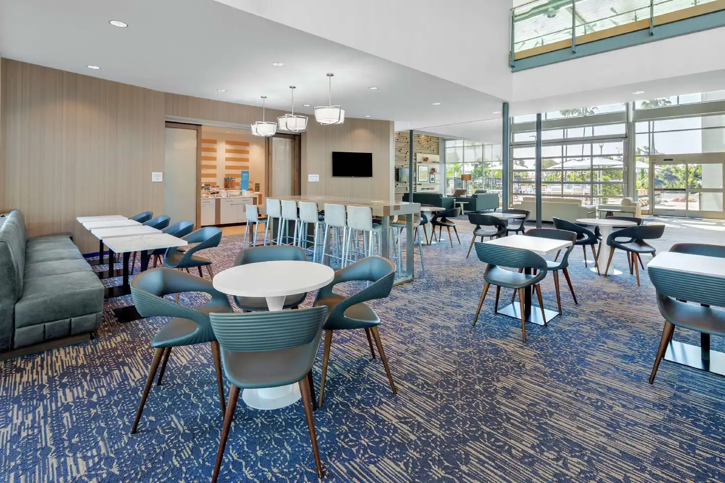 Hampton Inn & Suites San Diego Airport Liberty Station Bar