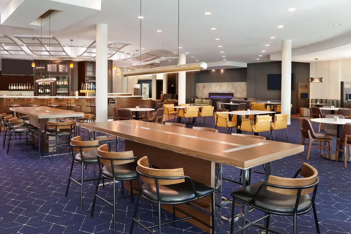 Courtyard by Marriott Ottawa East Bar