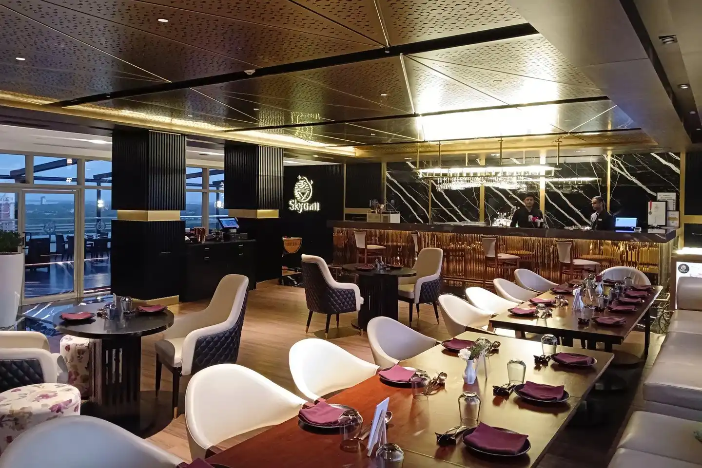 Crowne Plaza Kochi Restaurant