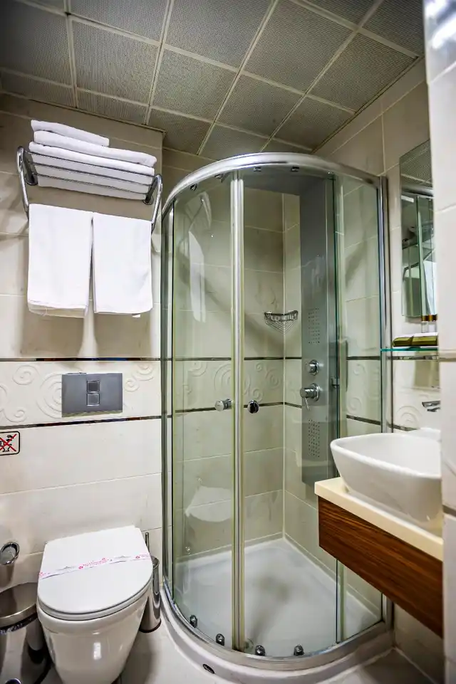 Eurostars Hotel Old City Badezimmer