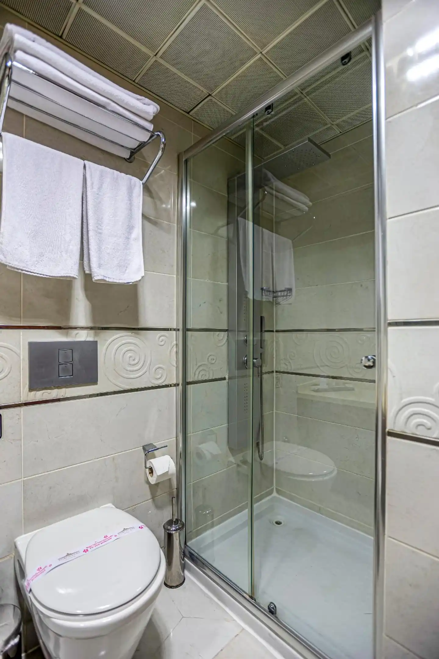 Eurostars Hotel Old City Badezimmer